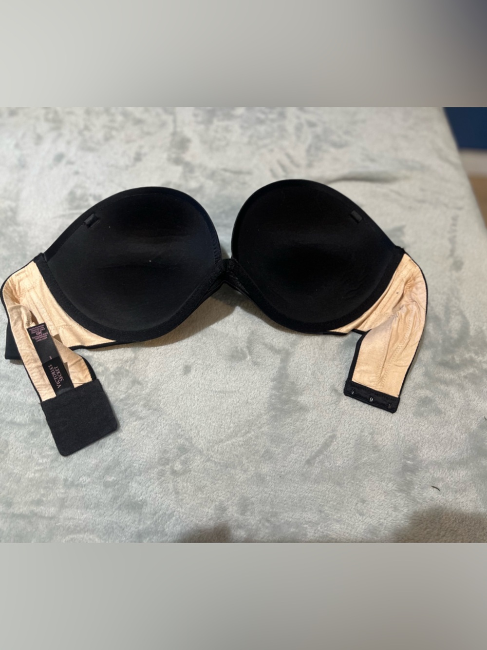 Victoria's Secret Black Strapless Bra. 36 D - Picture 2 of 4